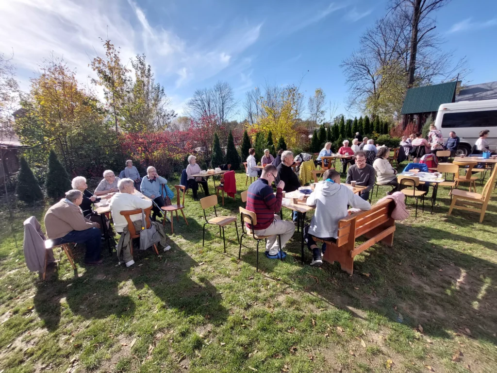 „Tak się bawią ludzie” czyli piękna integracja z seniorami